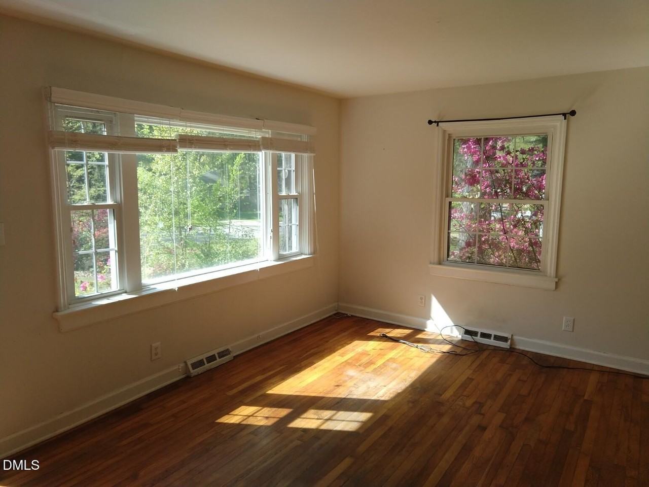229 Urban Dr - Photo 3 of 17