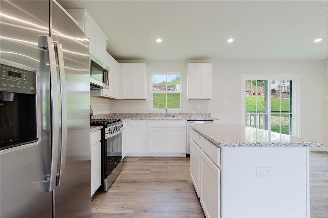 159 White Oak Dr #B - Photo 5 of 16