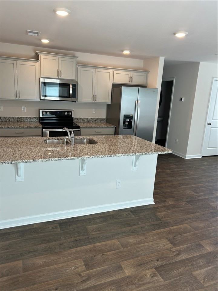 610 Oakmont Valley Trl - Photo 5 of 15