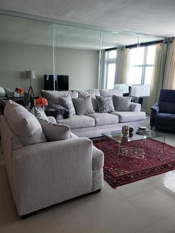 4250 Galt Ocean Dr #14R - Photo 3 of 12