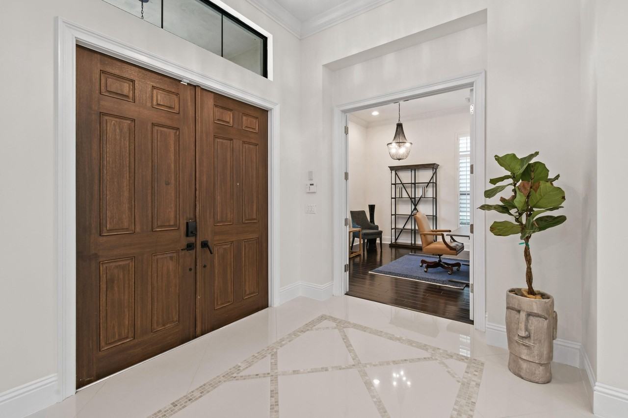 145 Gardenia Isle Dr - Photo 3 of 48