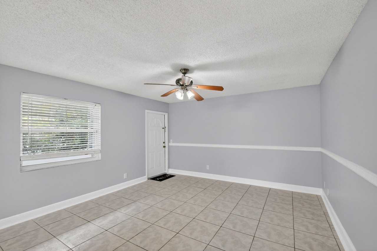 310 S J St #2 - Photo 5 of 43