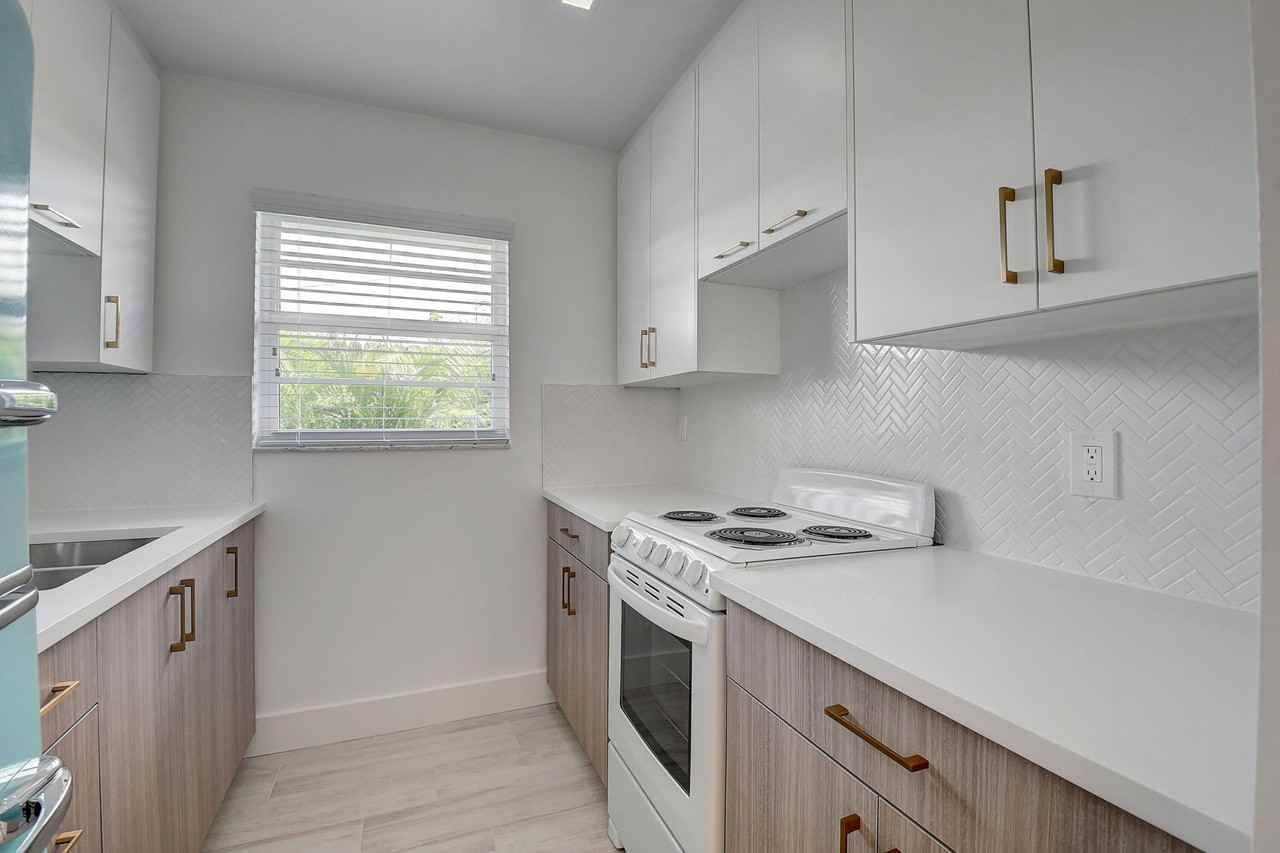 502 N H St #4 - Photo 3 of 20