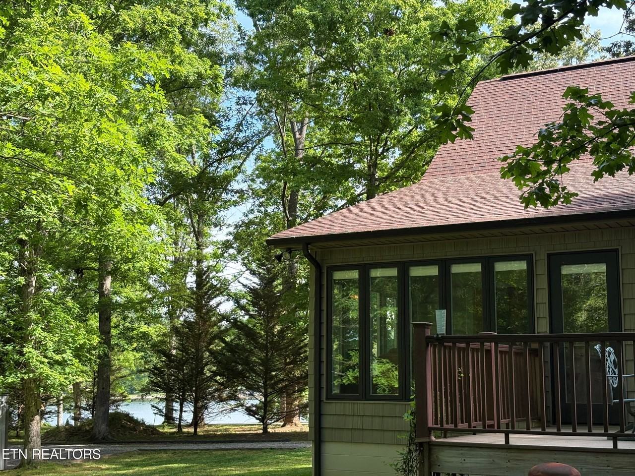 162 Bayside Dr - Photo 3 of 33