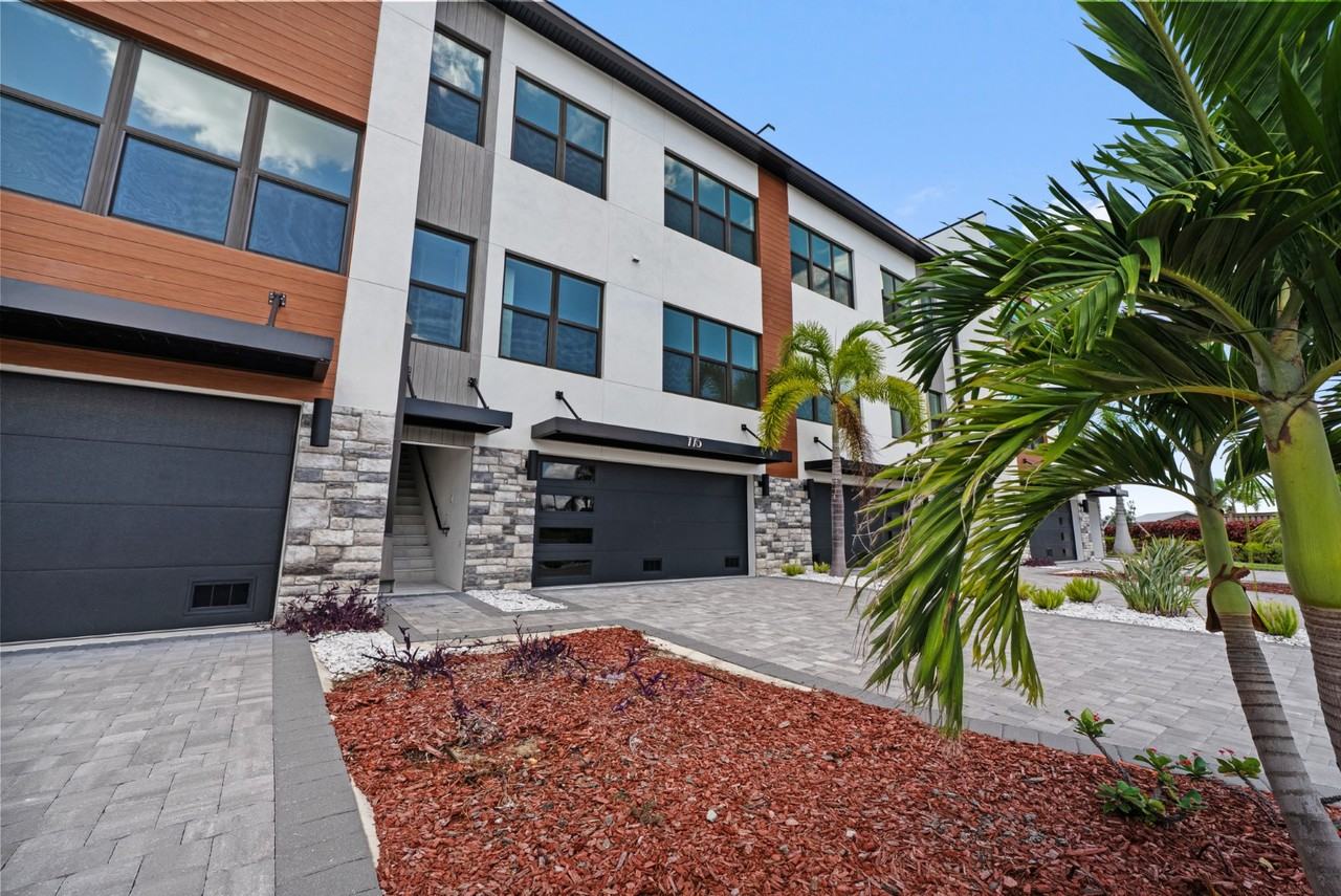 774 Gran Kaymen Way - Photo 2 of 35