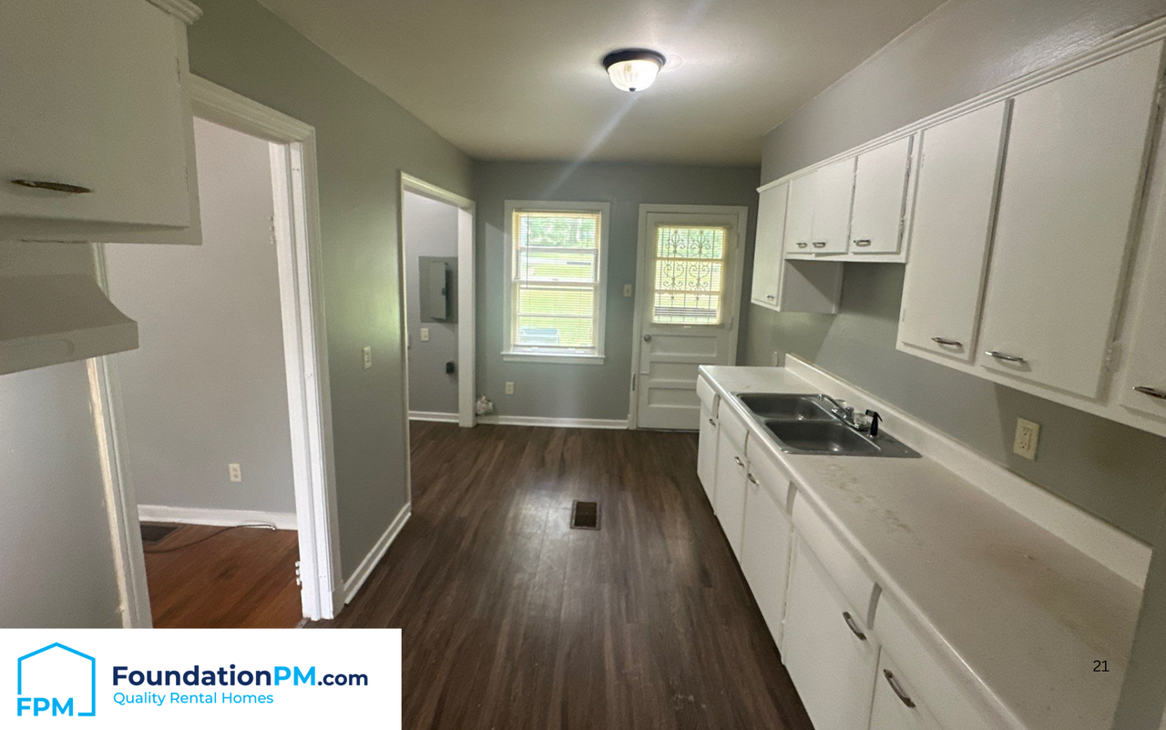 2324 Slocum Ave #1 - Photo 3 of 18