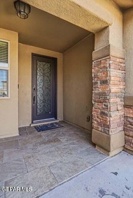 520 Gomez Rd - Photo 2 of 50