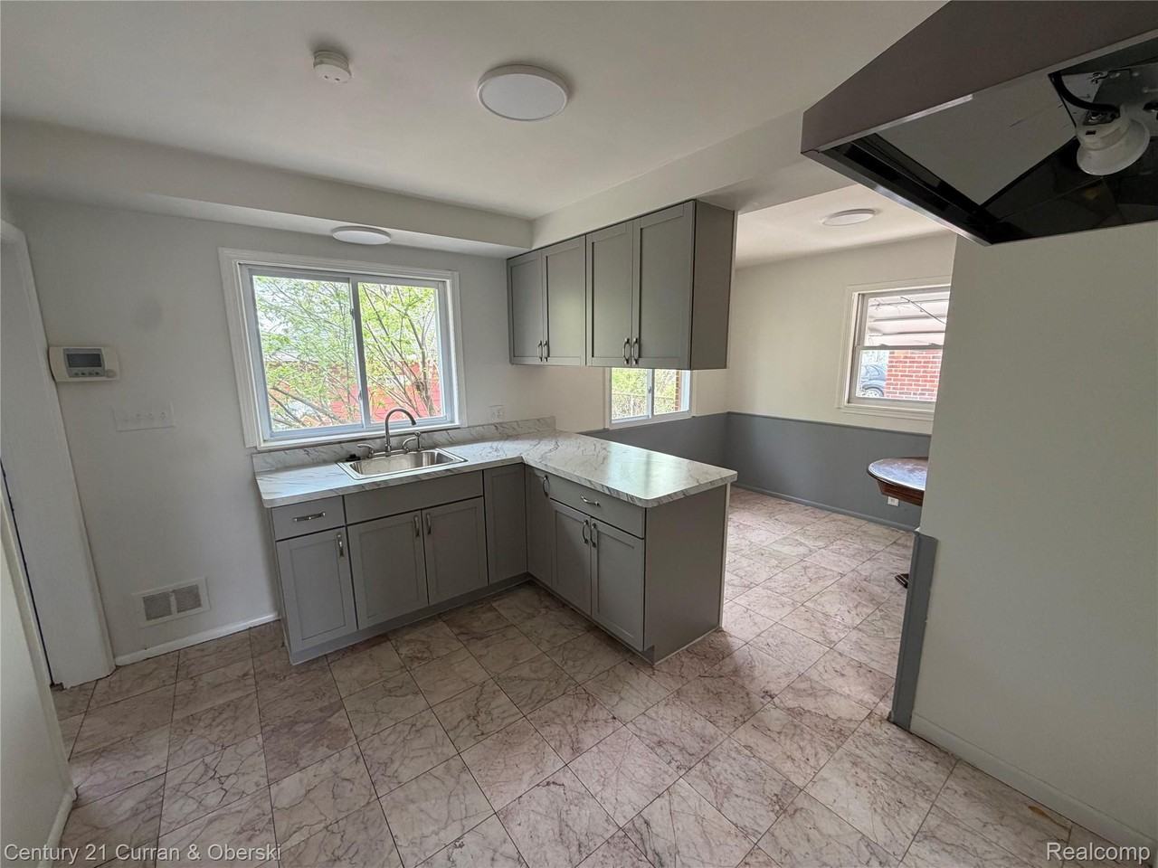 20700 Whitlock Dr - Photo 3 of 12
