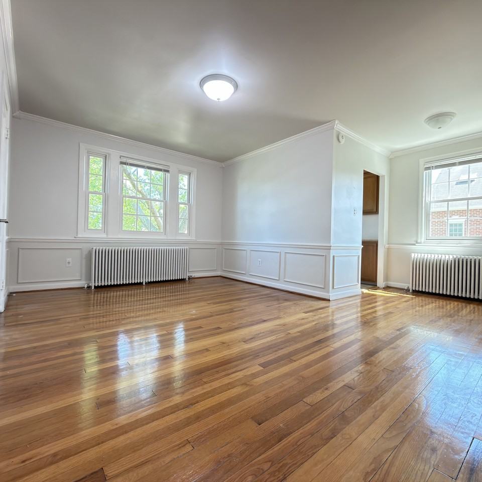 823 S Alfred St #3 - Photo 3 of 26
