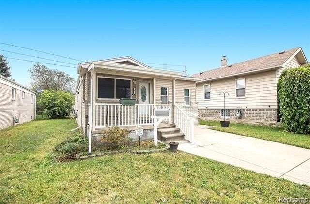 5613 Bedford St - Photo 2 of 17