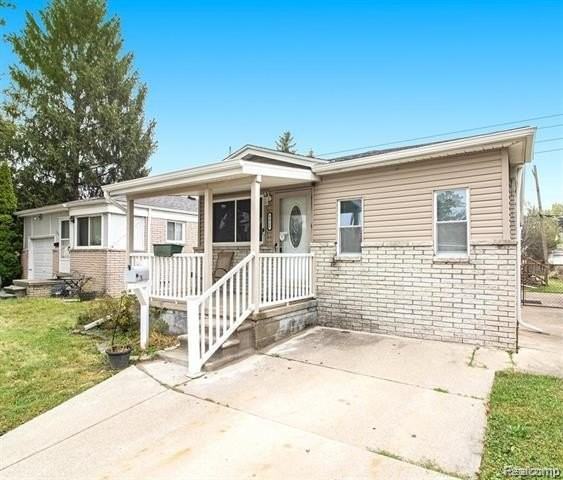 5613 Bedford St - Photo 3 of 17