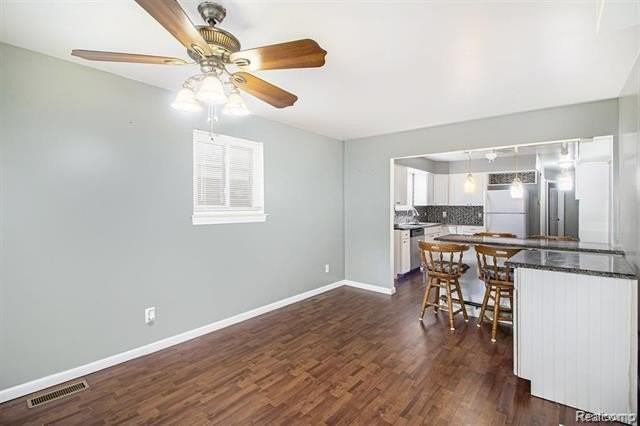 5613 Bedford St - Photo 4 of 17