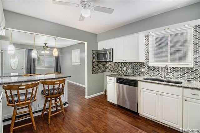 5613 Bedford St - Photo 6 of 17