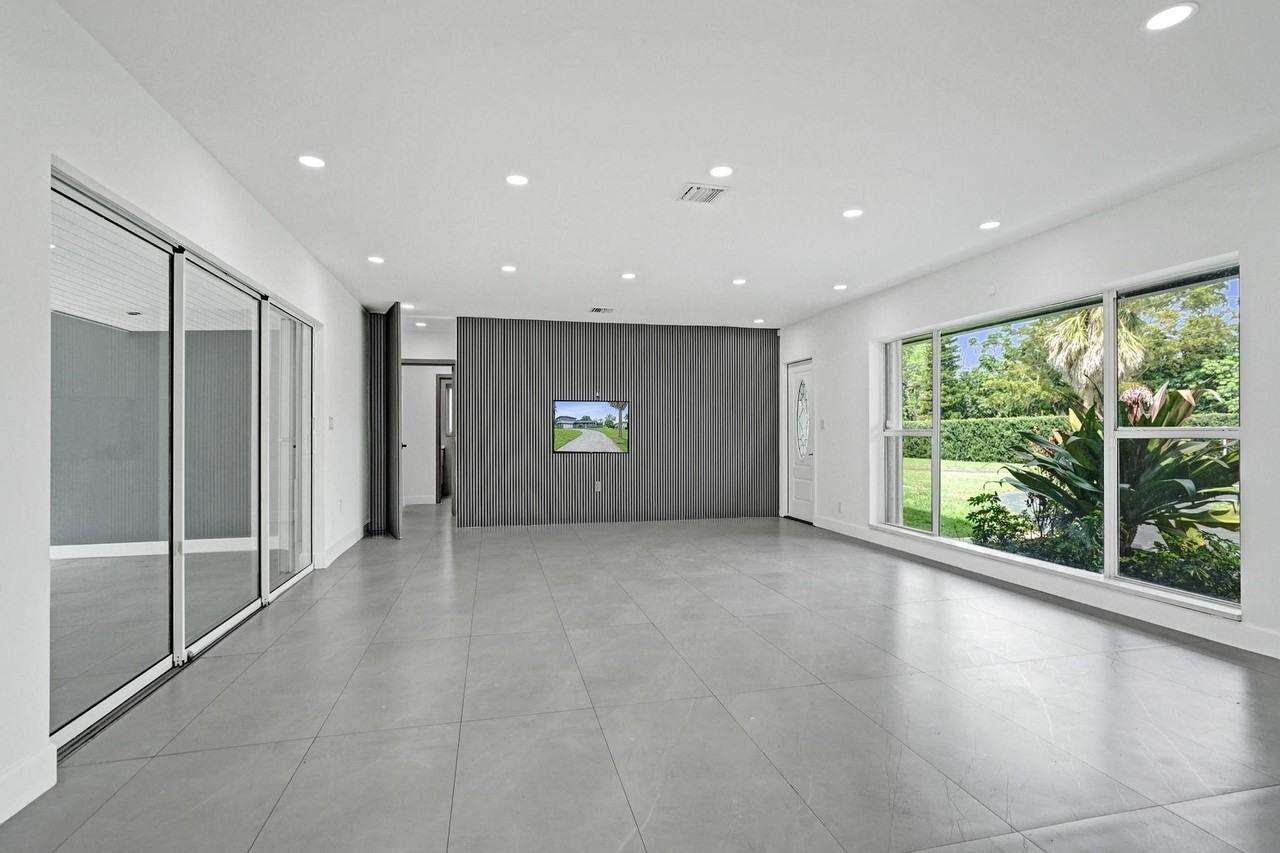6700 E Tropical Way - Photo 7 of 50