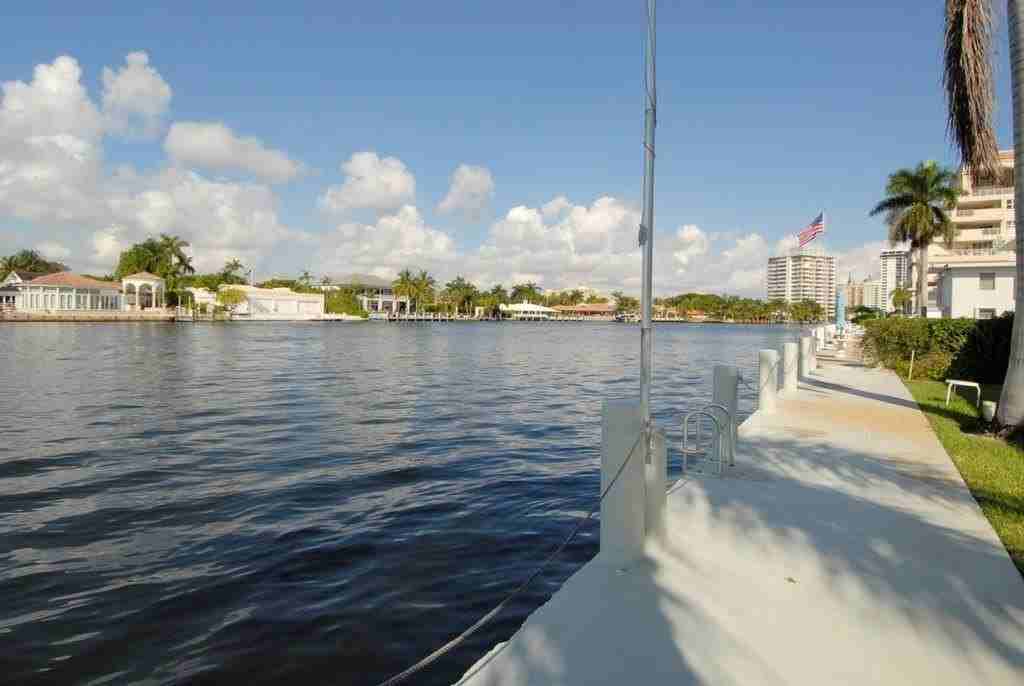 561 Bayshore Dr #4
