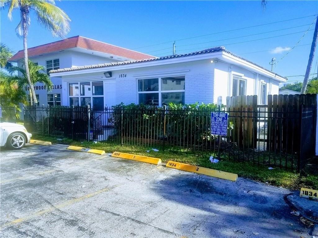 1826 Johnson St - Photo 5 of 11