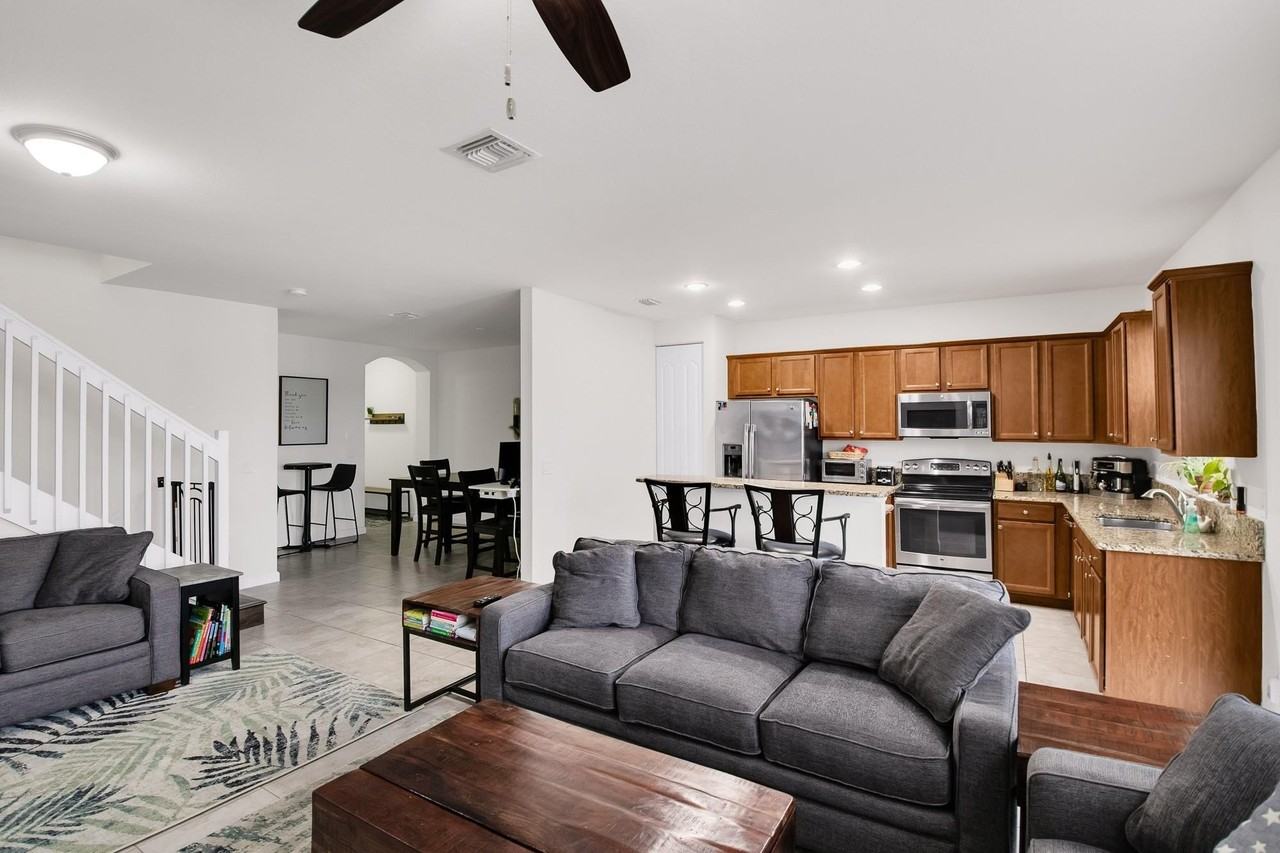 8455 Lakeview Trl #8455 - Photo 3 of 50