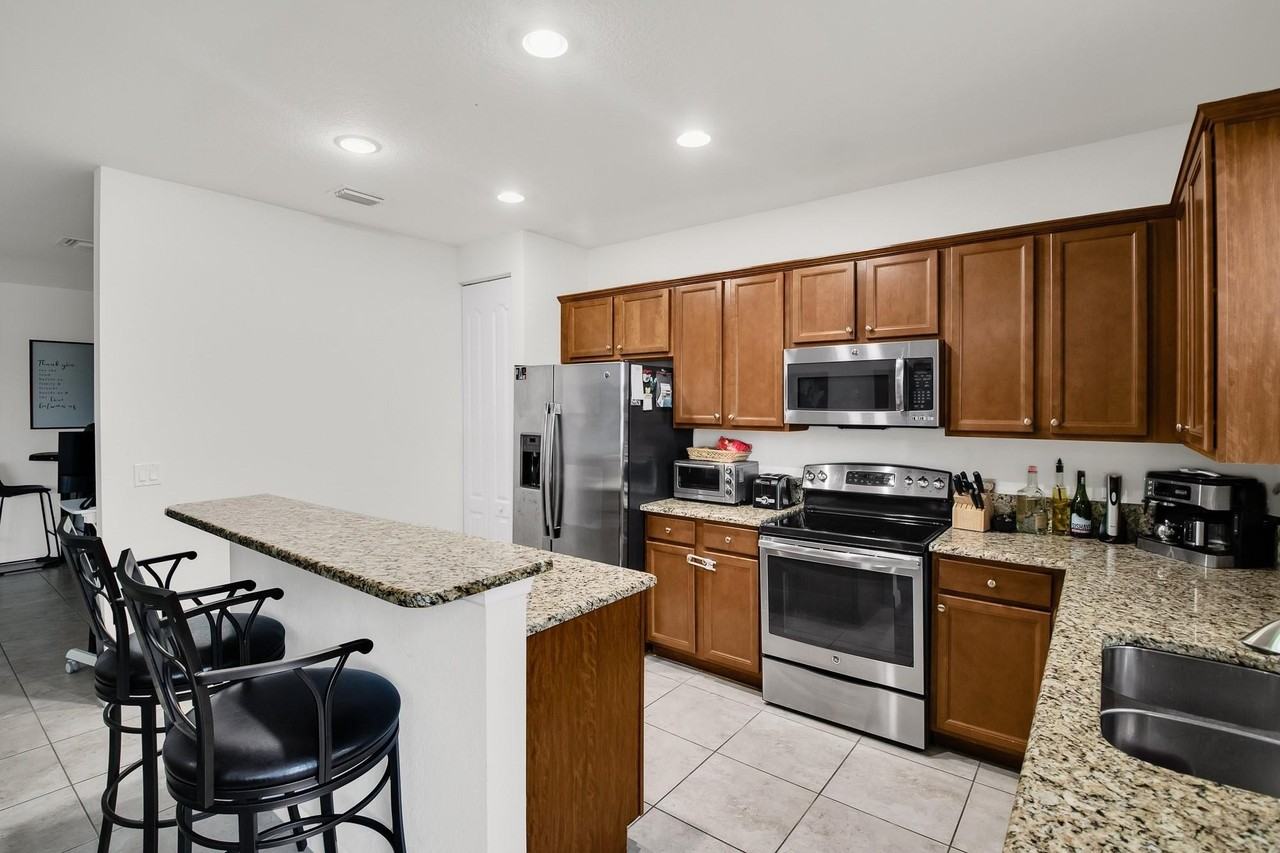 8455 Lakeview Trl #8455 - Photo 4 of 50
