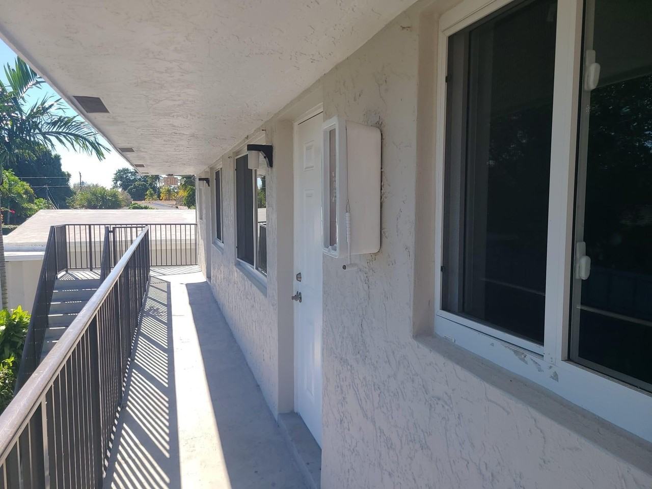 2719 Lincoln St #4 - Photo 3 of 10