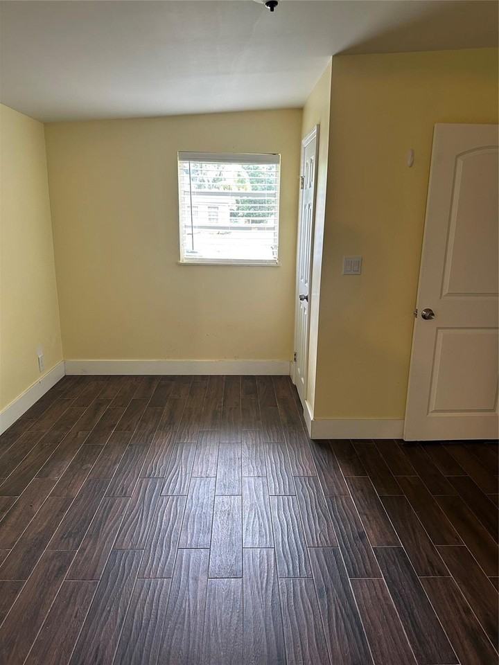 6231 Nw 13th St - Photo 4 of 13