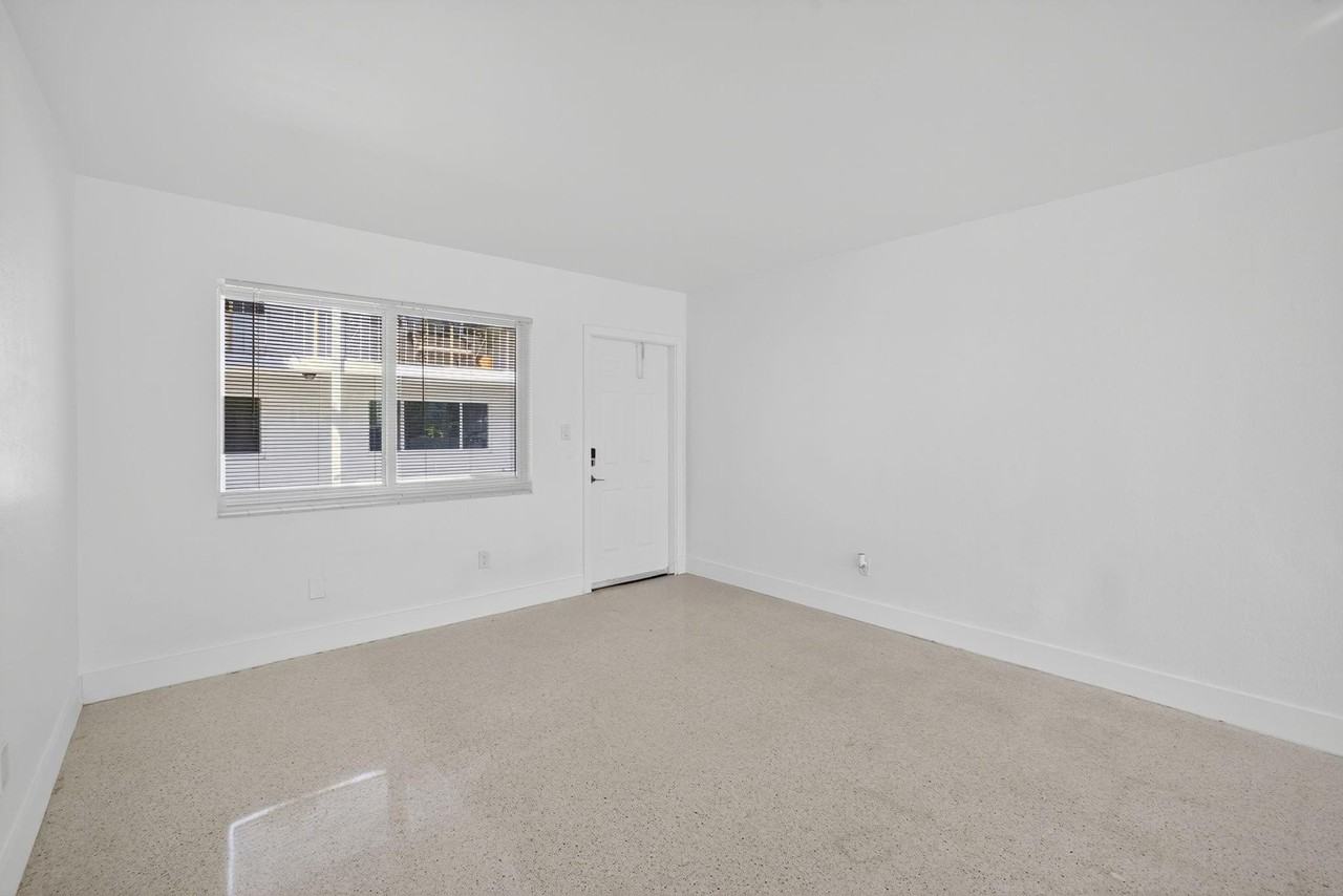 1821 Middle River Dr #1 - Photo 7 of 48