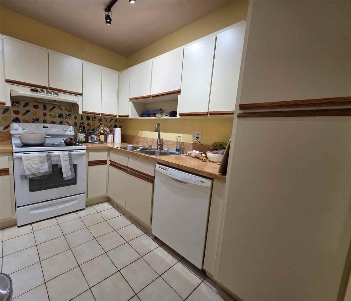 817 Se 12th Ct #1 - Photo 6 of 19
