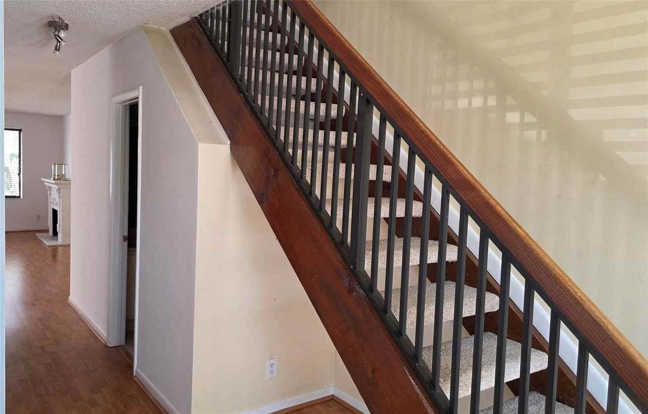 817 Se 12th Ct #1 - Photo 7 of 19