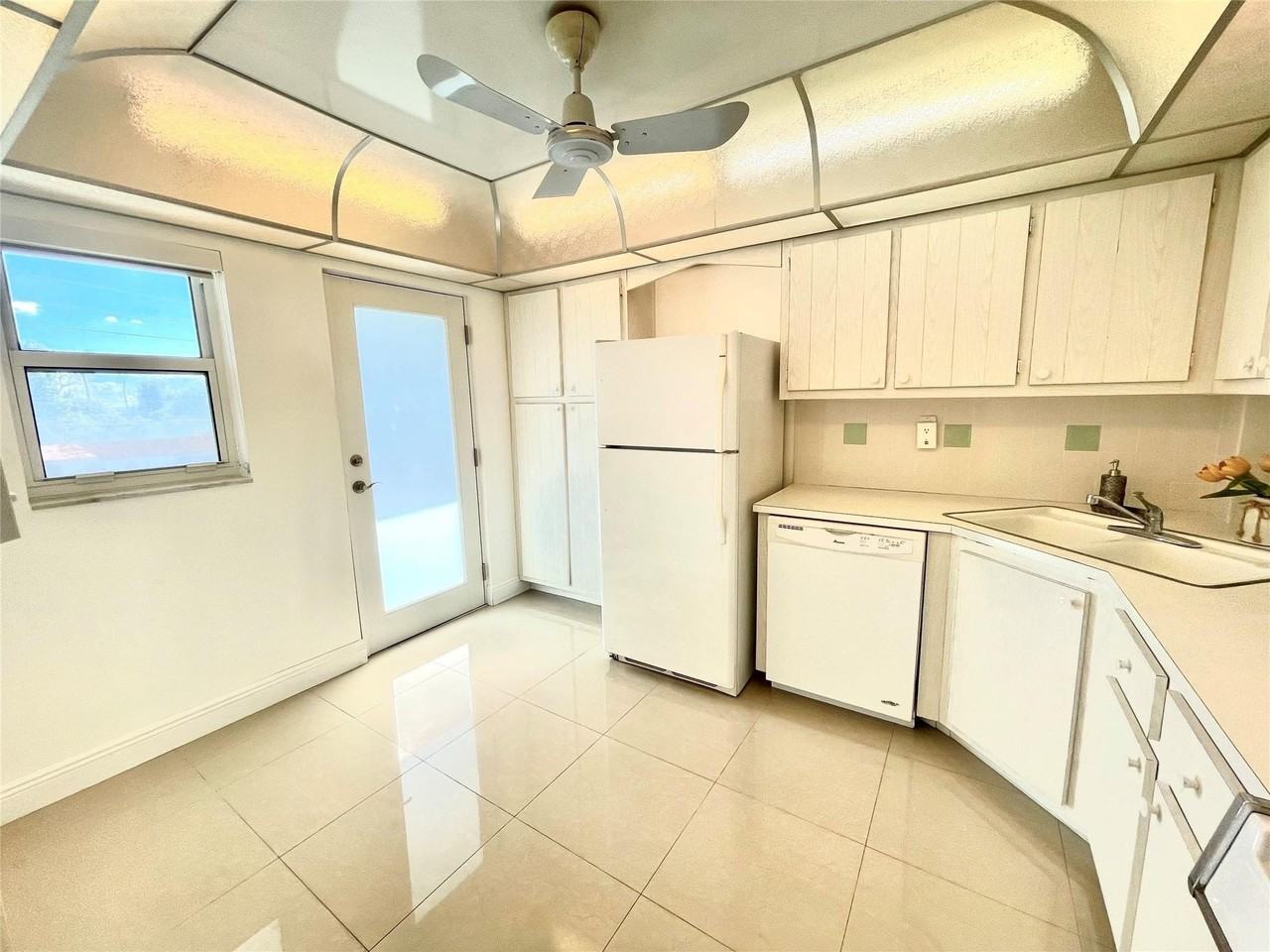 1175 Ne Miami Gardens Dr #405 - Photo 7 of 44