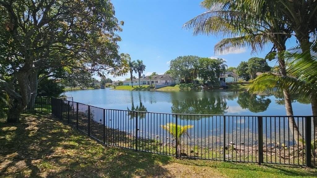 2840 Begonia Way - Photo 5 of 25