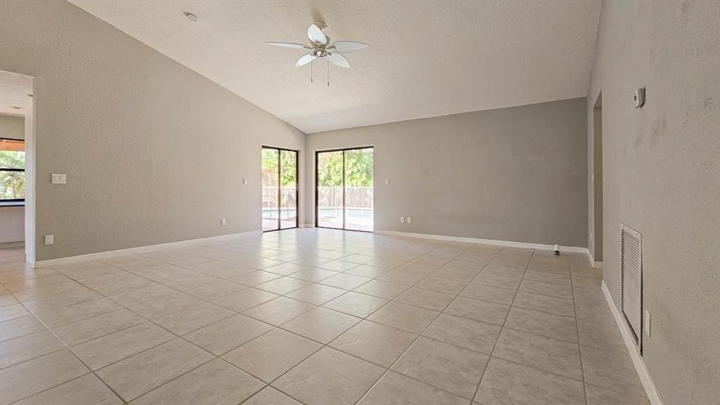 2840 Begonia Way - Photo 7 of 25
