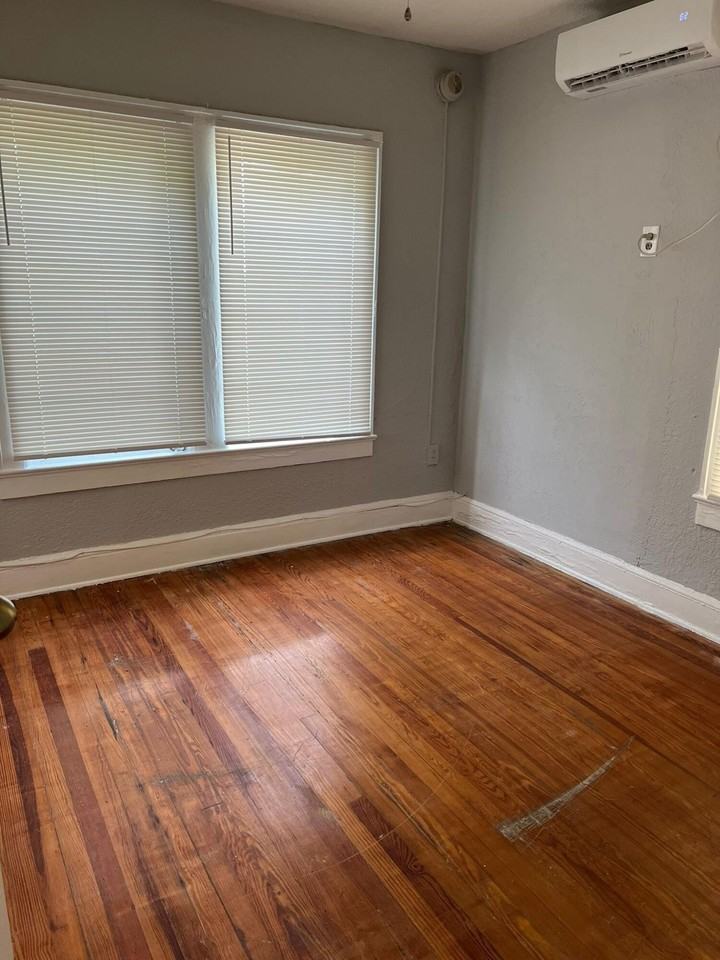 1852 Washington St #2 - Photo 5 of 7