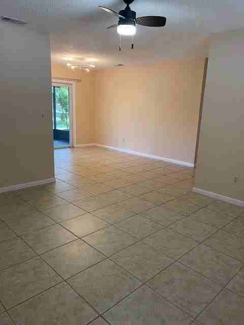 1719 Sw Import Dr - Photo 5 of 22