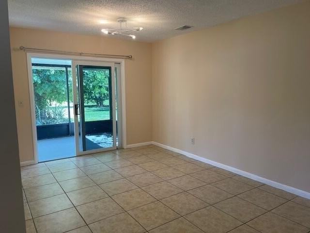 1719 Sw Import Dr - Photo 7 of 22
