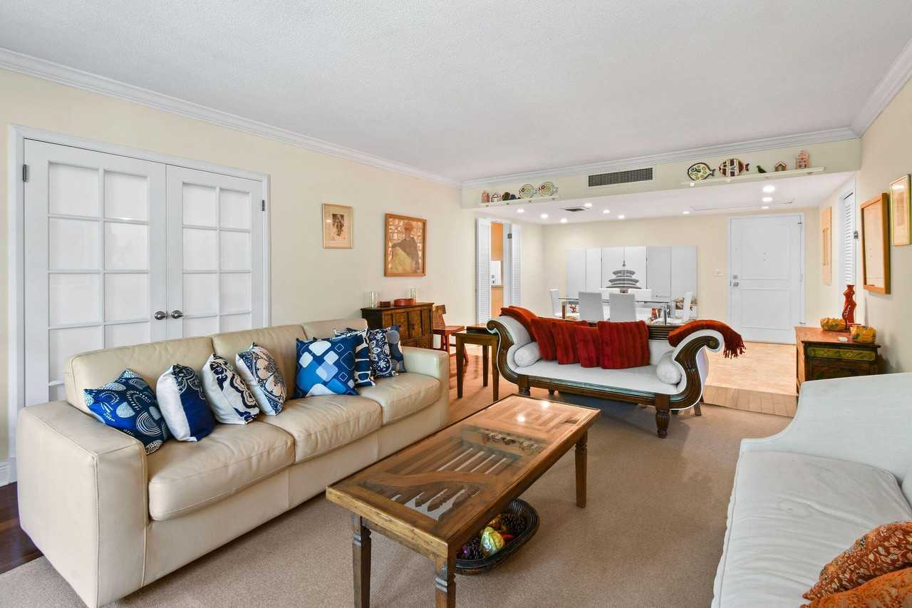 226 Brazilian Ave #2D - Photo 7 of 32