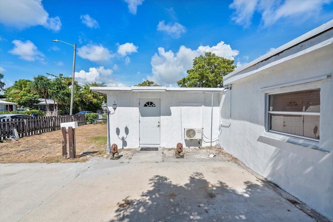 236 Sw 14th St - Photo 2 of 19