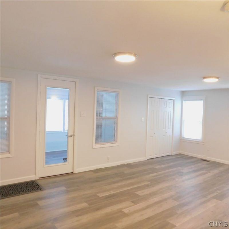 405 Cypress St - Photo 3 of 18