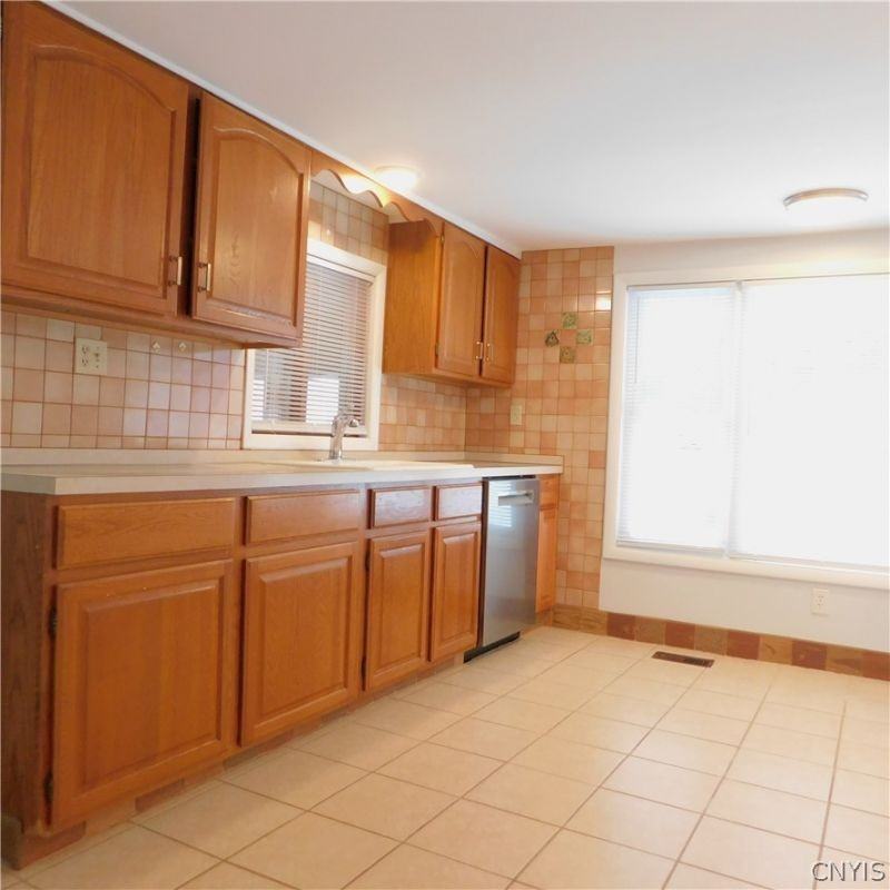 405 Cypress St - Photo 5 of 18