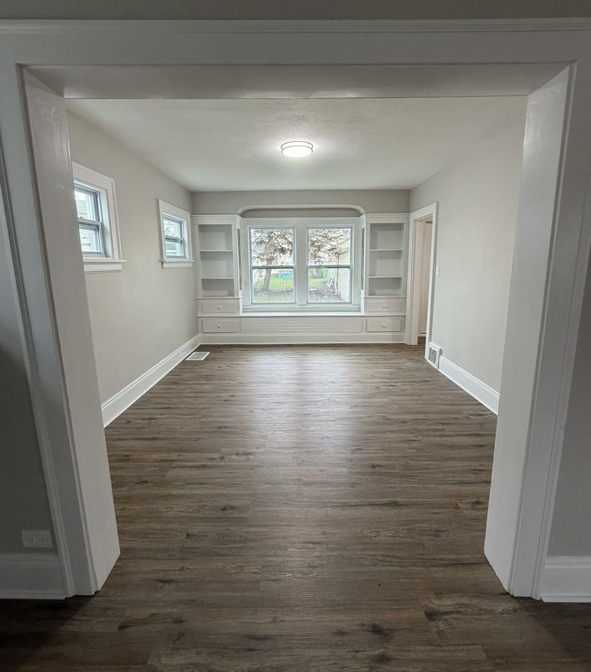 10610 Langton Ave #1 - Photo 3 of 20