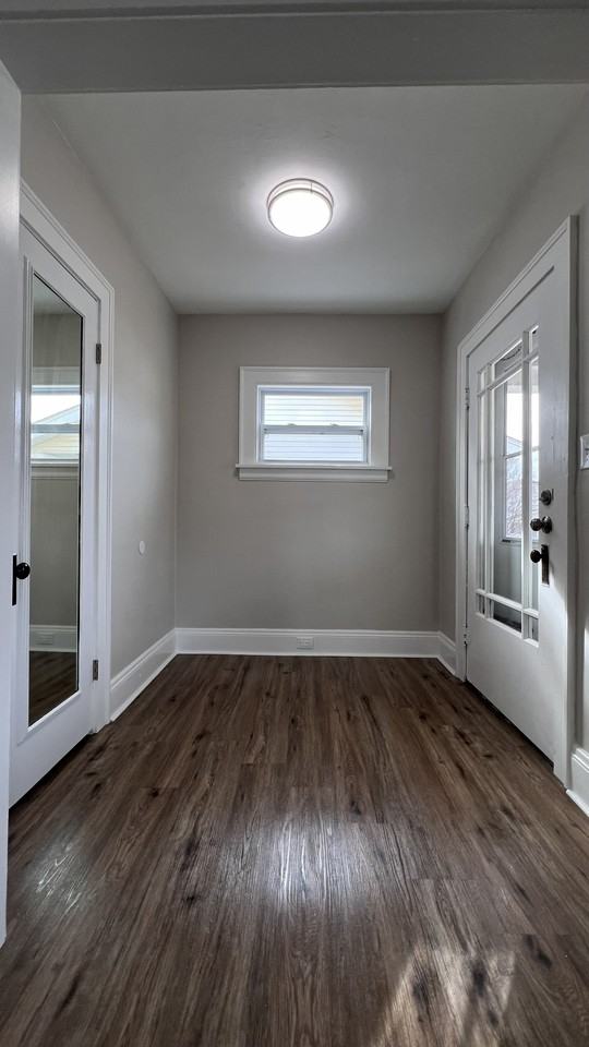 10610 Langton Ave #1 - Photo 4 of 20