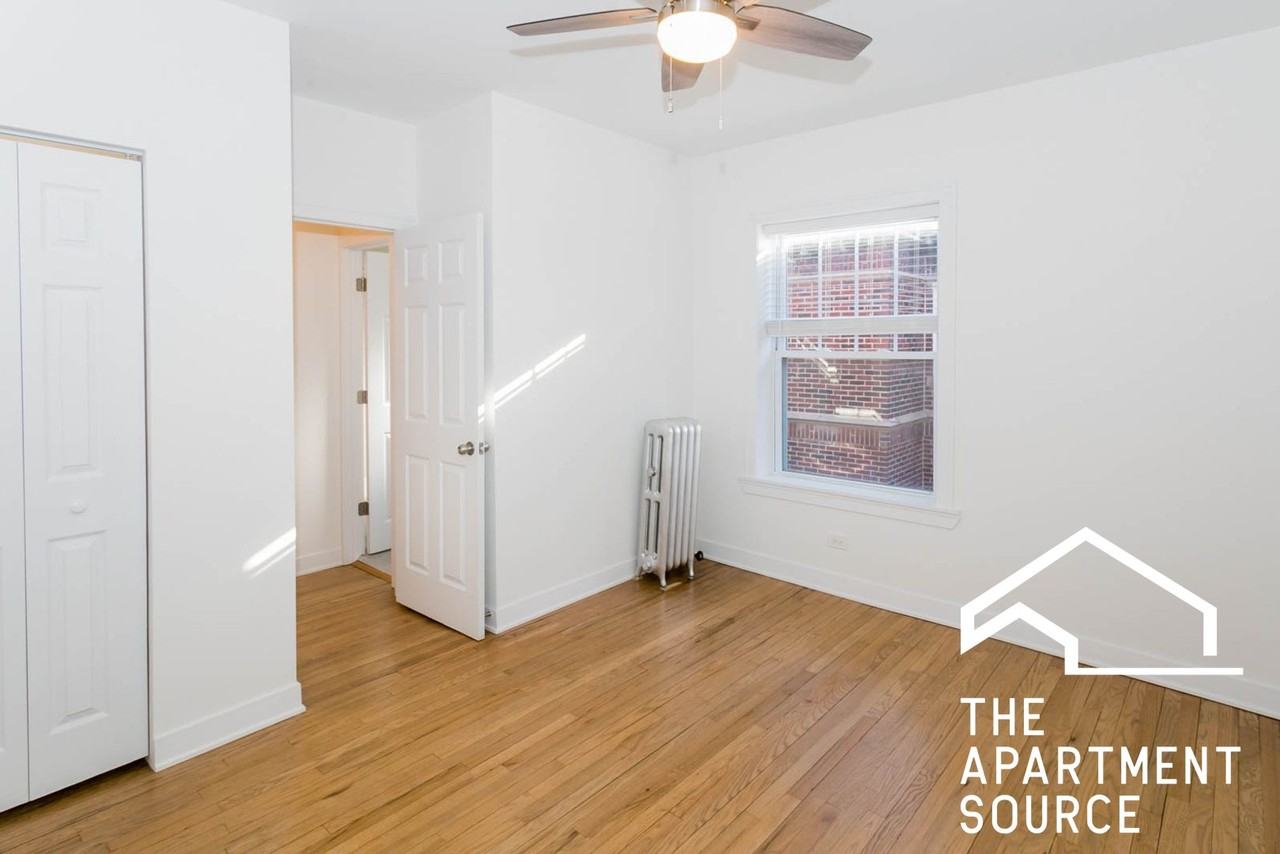 5214 N Damen Ave #3 - Photo 6 of 14