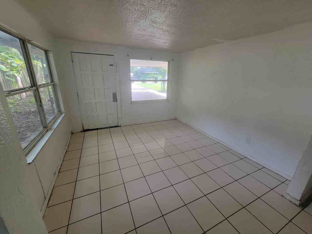 731 23rd St #3 - Photo 5 of 20