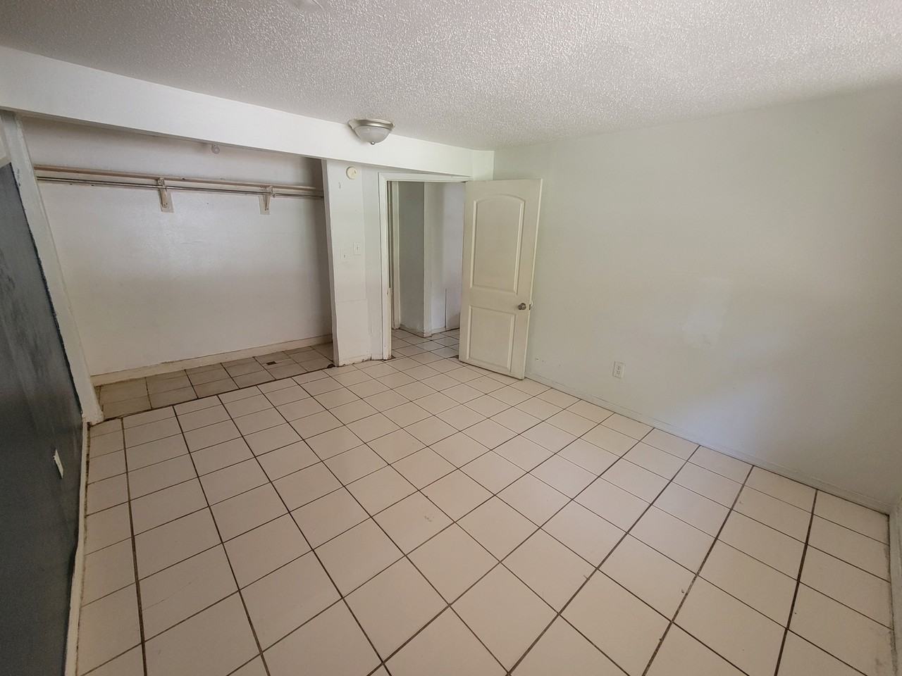 731 23rd St #3 - Photo 6 of 20