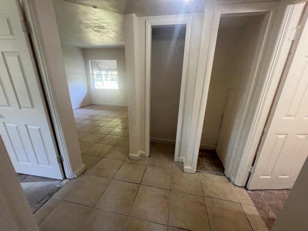 4227 Lake Lawne Ave #10 - Photo 5 of 18