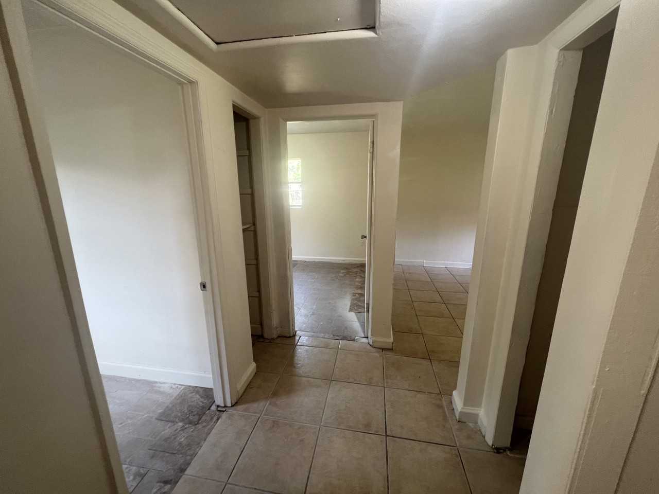 4227 Lake Lawne Ave #10 - Photo 6 of 18