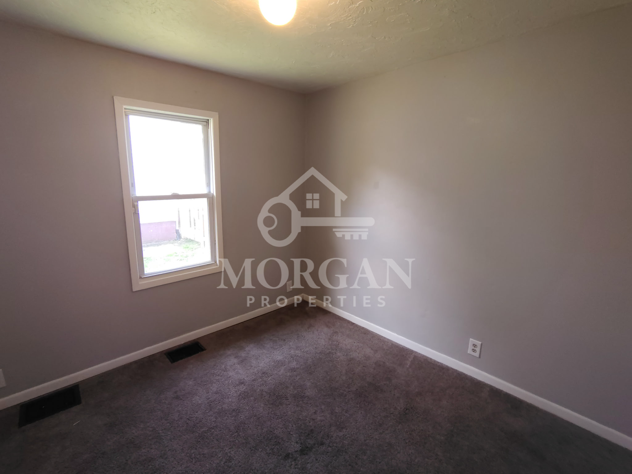 2301 Sheridan St - Photo 6 of 7