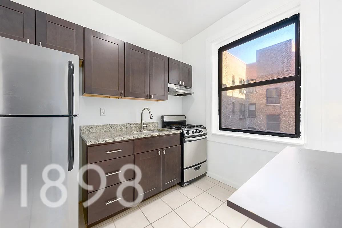 29-08 31st Avenue #D1 - Photo 3 of 5