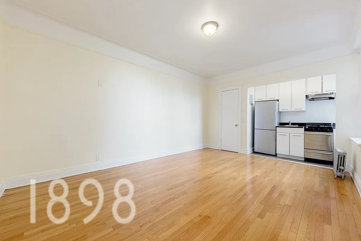35-16 34th Street #5A - Photo 2 of 4