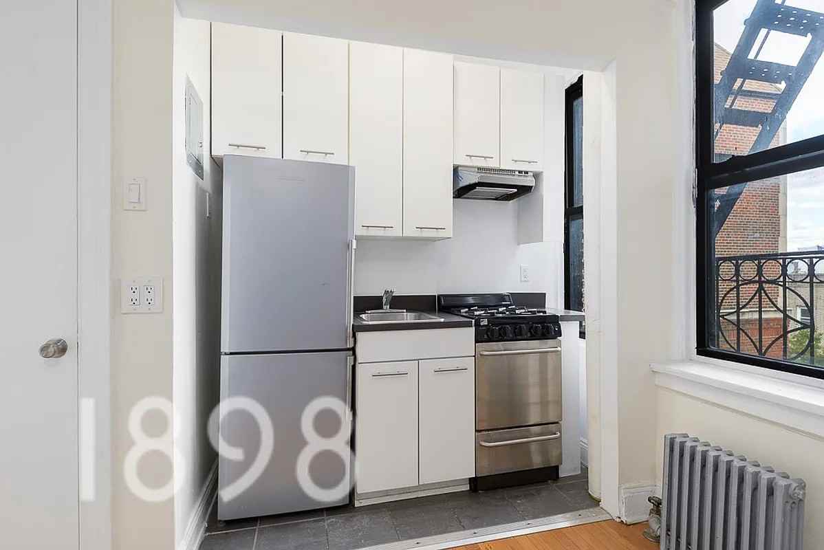 35-16 34th Street #5A - Photo 3 of 4