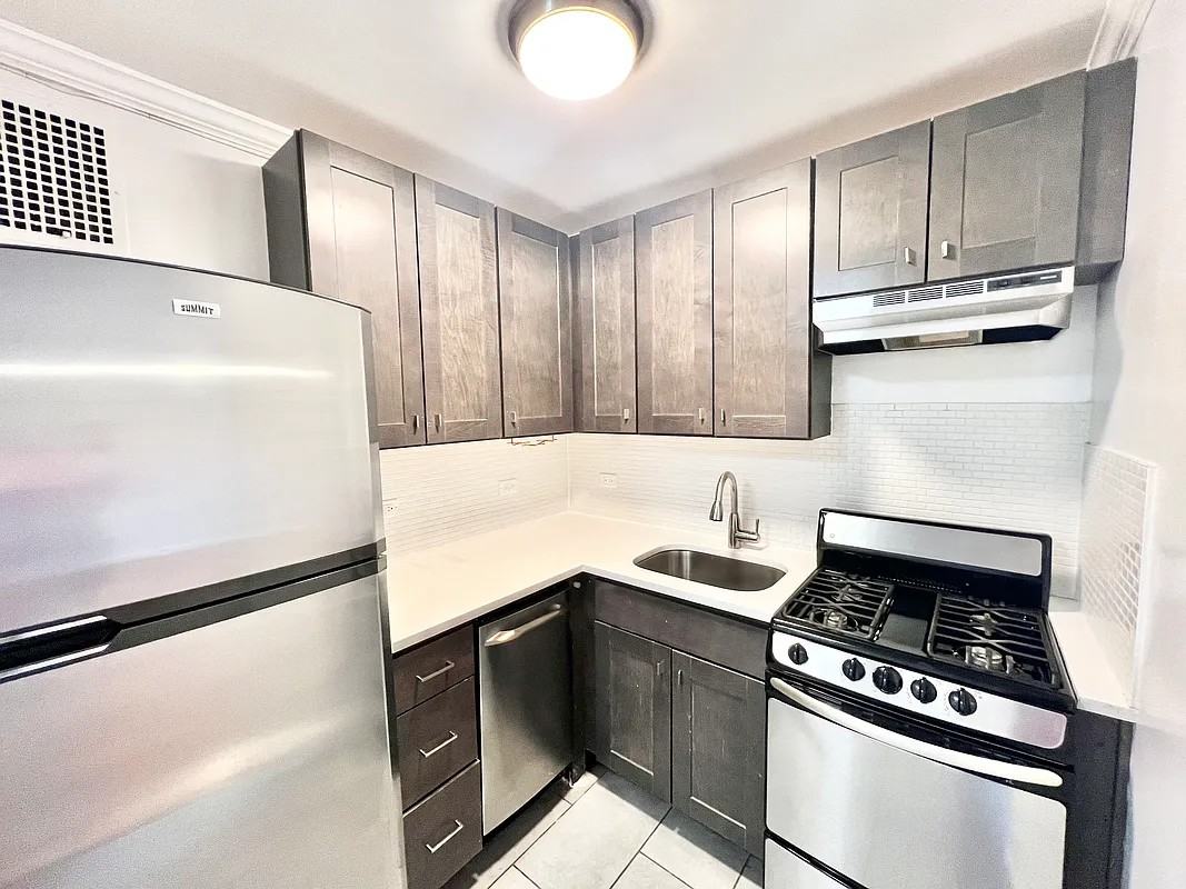 83-40 Britton Avenue #2L - Photo 5 of 6