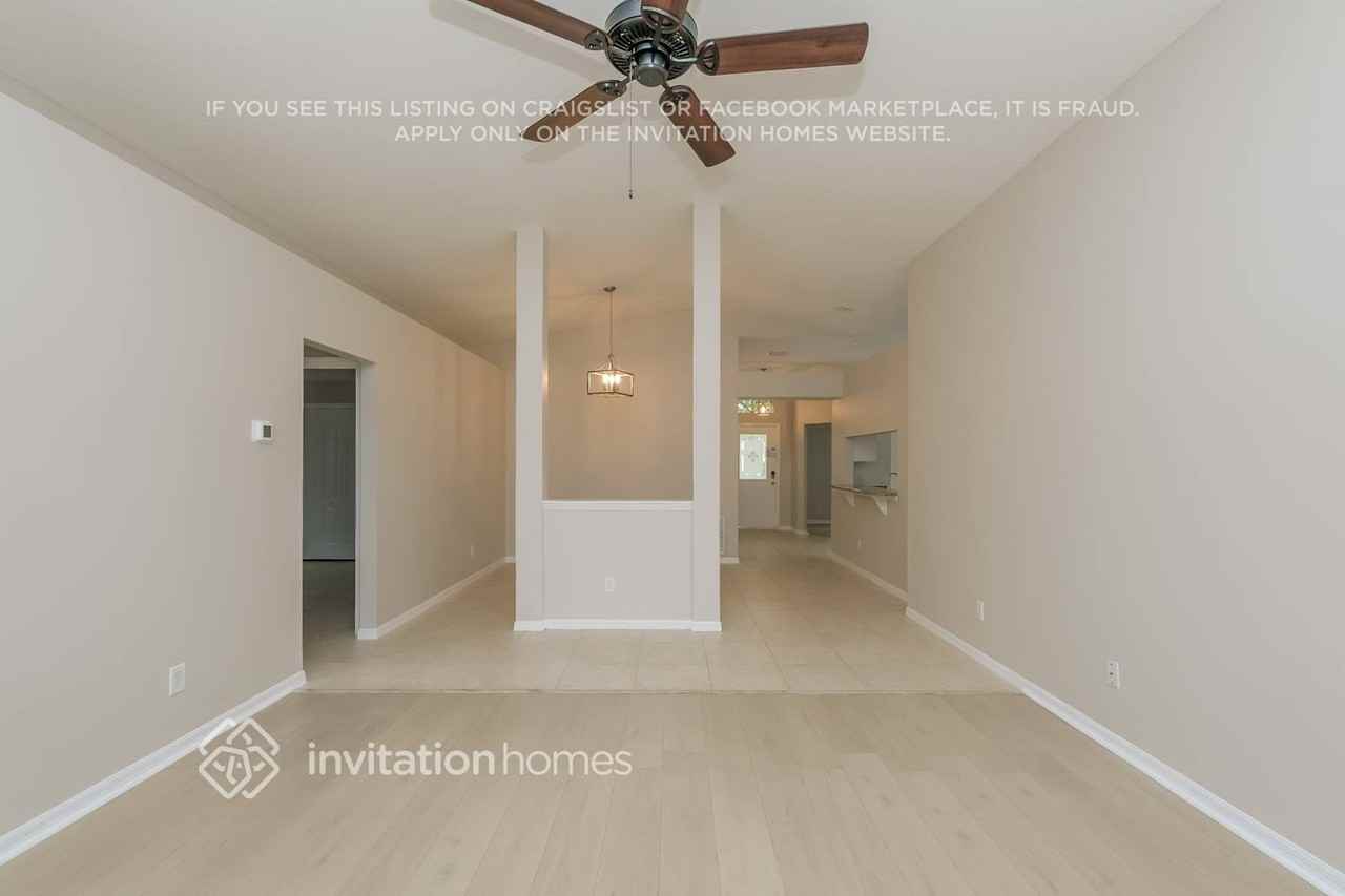 7616 Hampshire Garden Pl - Photo 3 of 16